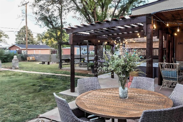 Fam-Friendly Clovis Hideaway with Yard and Pergola image 2